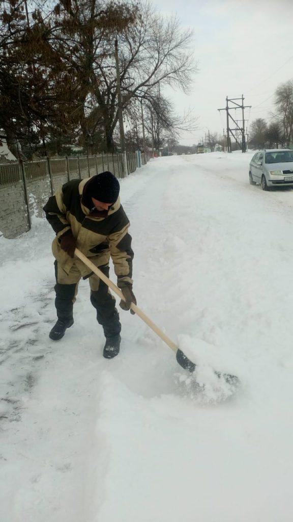 Дзержинский чистка снега2